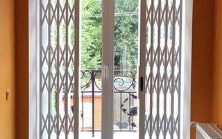 раздвижная решетчатая двустворчатая дверь, модель ДРЗДВ-2 с замком